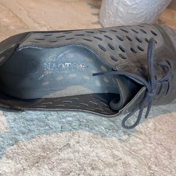 NOAT Lalo grey suede perforated sneaker sz 42 - Picture 5 of 6